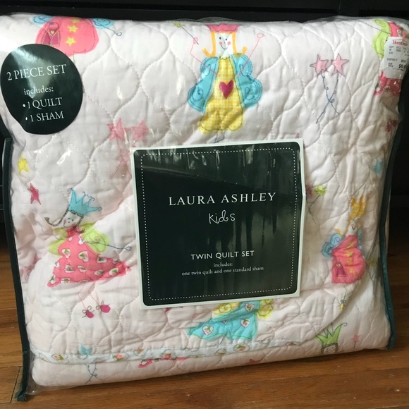 Laura Ashley Other - NWT! Kids quilt